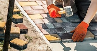 Укладка брусчатки «старый город» три цвета в Похвистневе в октябре