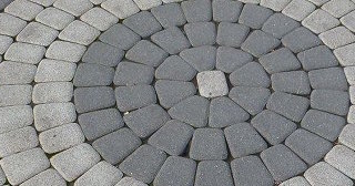 Профессиональная укладка клинкерной брусчатки в Похвистневе в октябре