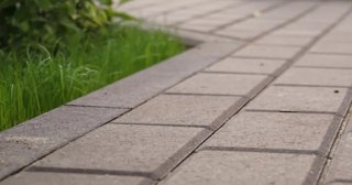 Профессиональная укладка тротуарных дорожек в Похвистневе в октябре